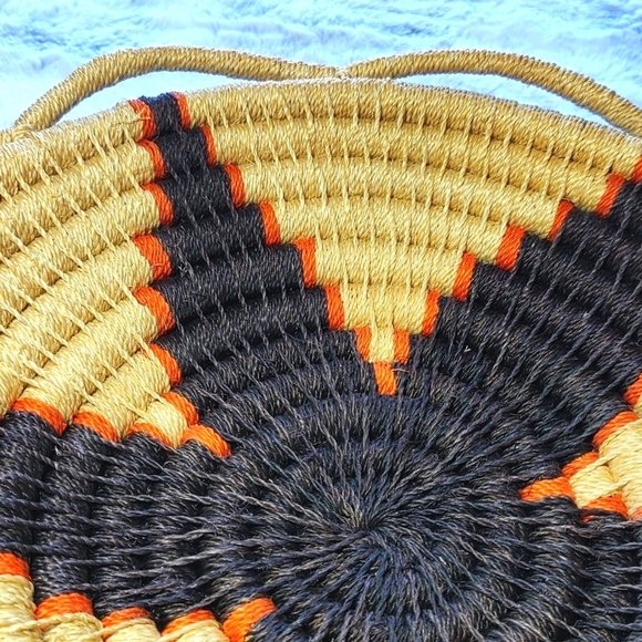 Handwoven Woven Wicker Rustic Rolled African Flower Design Serving Basket - Picture 7 of 9